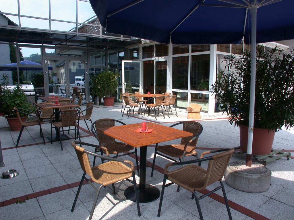 Westfaelischer Hof Lugde Exterior photo
